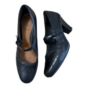 CLARKS ARTISAN Shoes Women’s 10M Pumps Mary Jane Black Leather 2” Heel Comfort